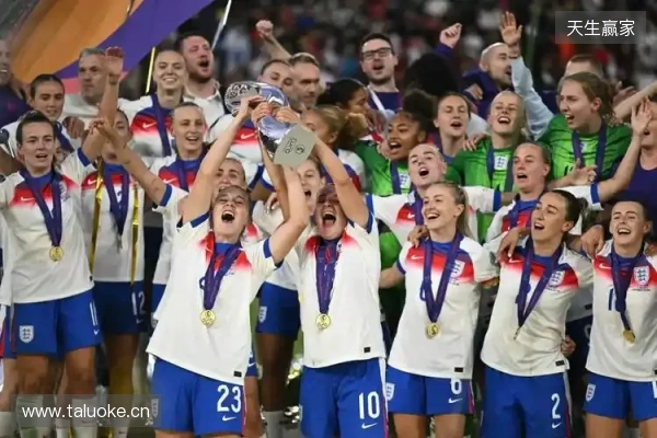 英格兰女足主帅威格曼被授予女爵士头衔,几位球员也被授勋